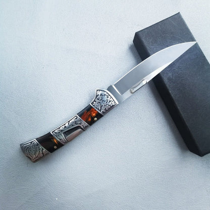 Klasszikus összecsukható zsebkés klipszel és gravírozott gyűjtődísszel, 22cm